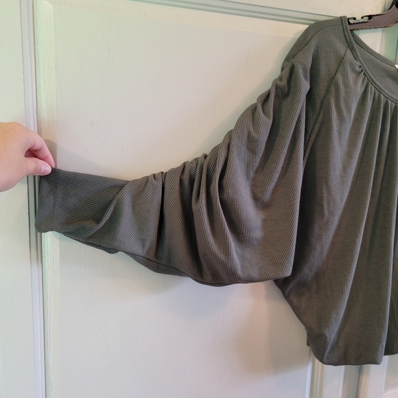 Böhme Forest Green Ruched Ribbed Blouse - Picture 2 of 7